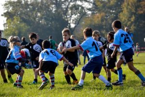 una immagine di gioco della Under 8 del Rugby Mirano al torneo Checco l'Ovetto giocato il 15 ottobre 2017