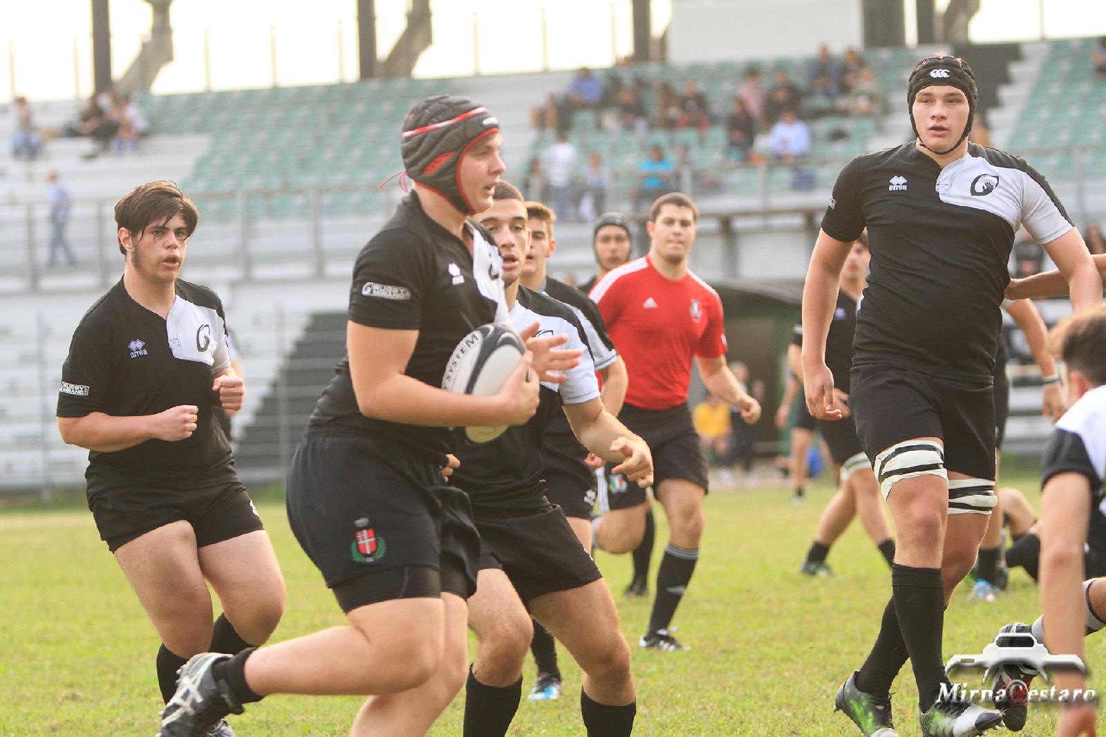 un'immagine di repertorio ritrae un'azione di gioco dell'Under 18 di Rugby Mirano al torneo "Cappe" giocato a settembre 2017. Foto Mirna Cestaro.